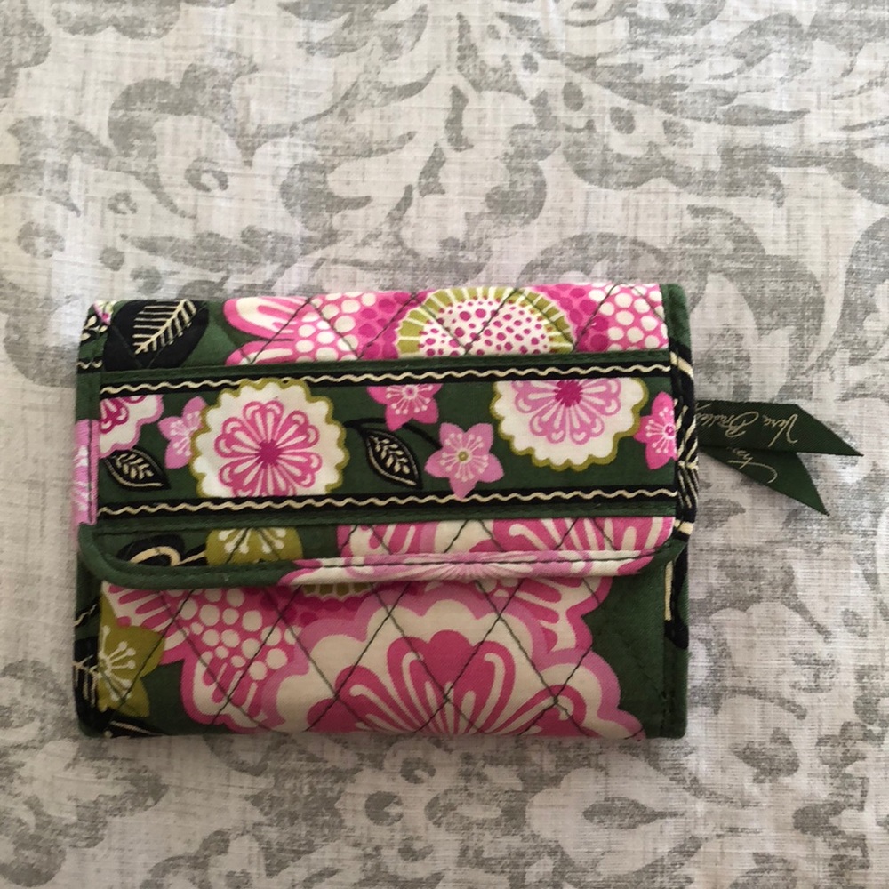 Vera Bradley wallet - NEVER USED